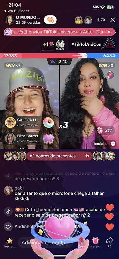 moura agency streamer fuzzi em batalha no tiktok live recebendo o presente de coracao