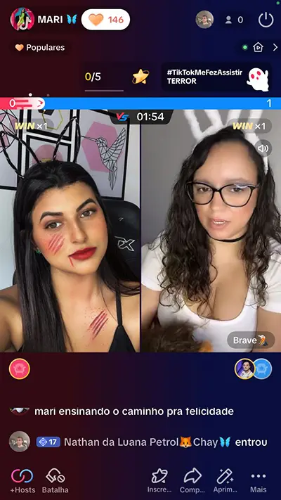 moura agency talento marii em batalha no tiktok live com fantasia de halloween