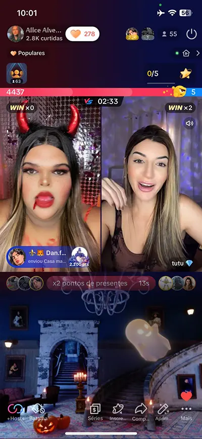 moura agency talento queen alice recebendo o presente tematico de halloween no tiktok live